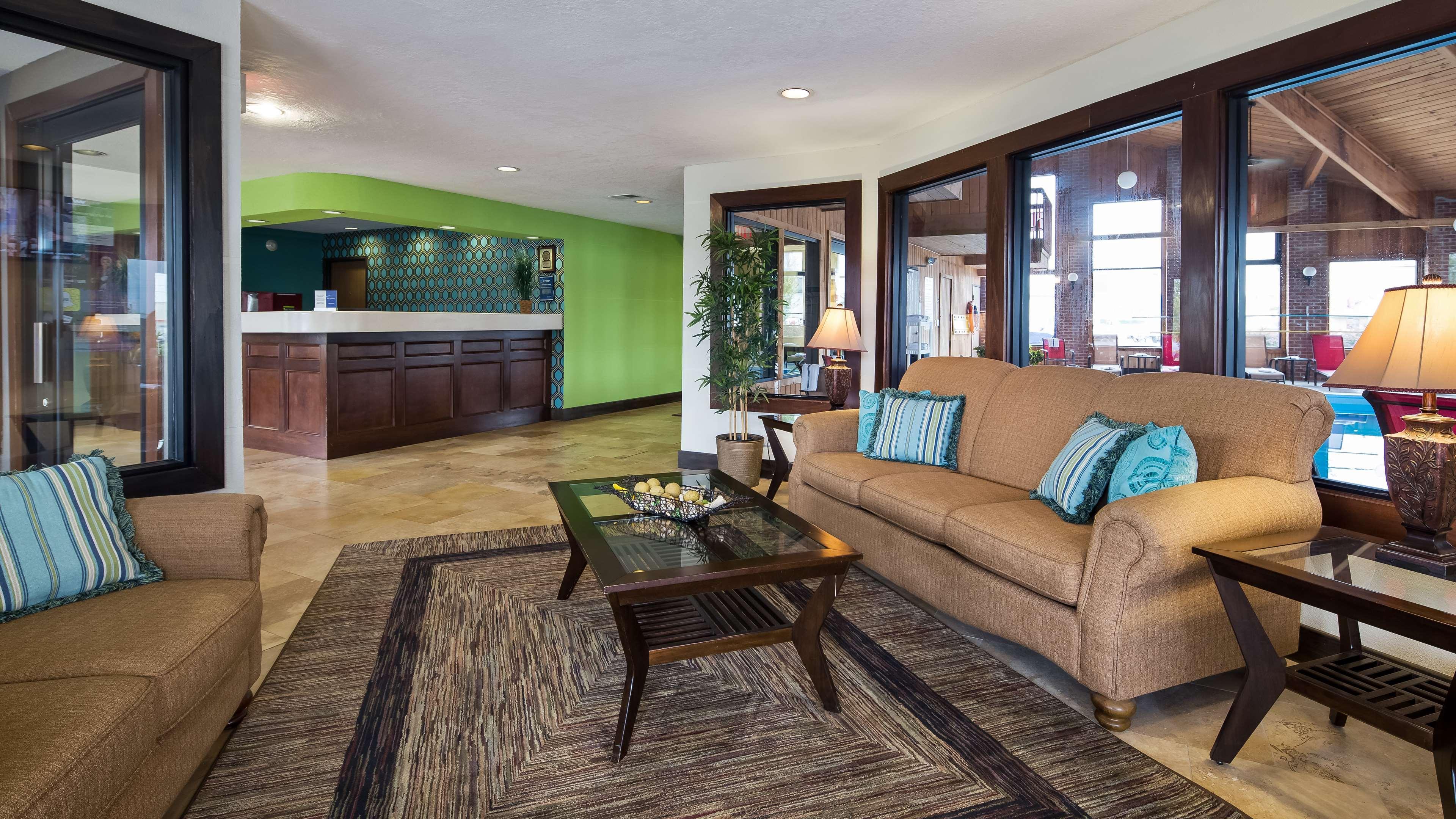 Best Western Norwalk Exterior photo