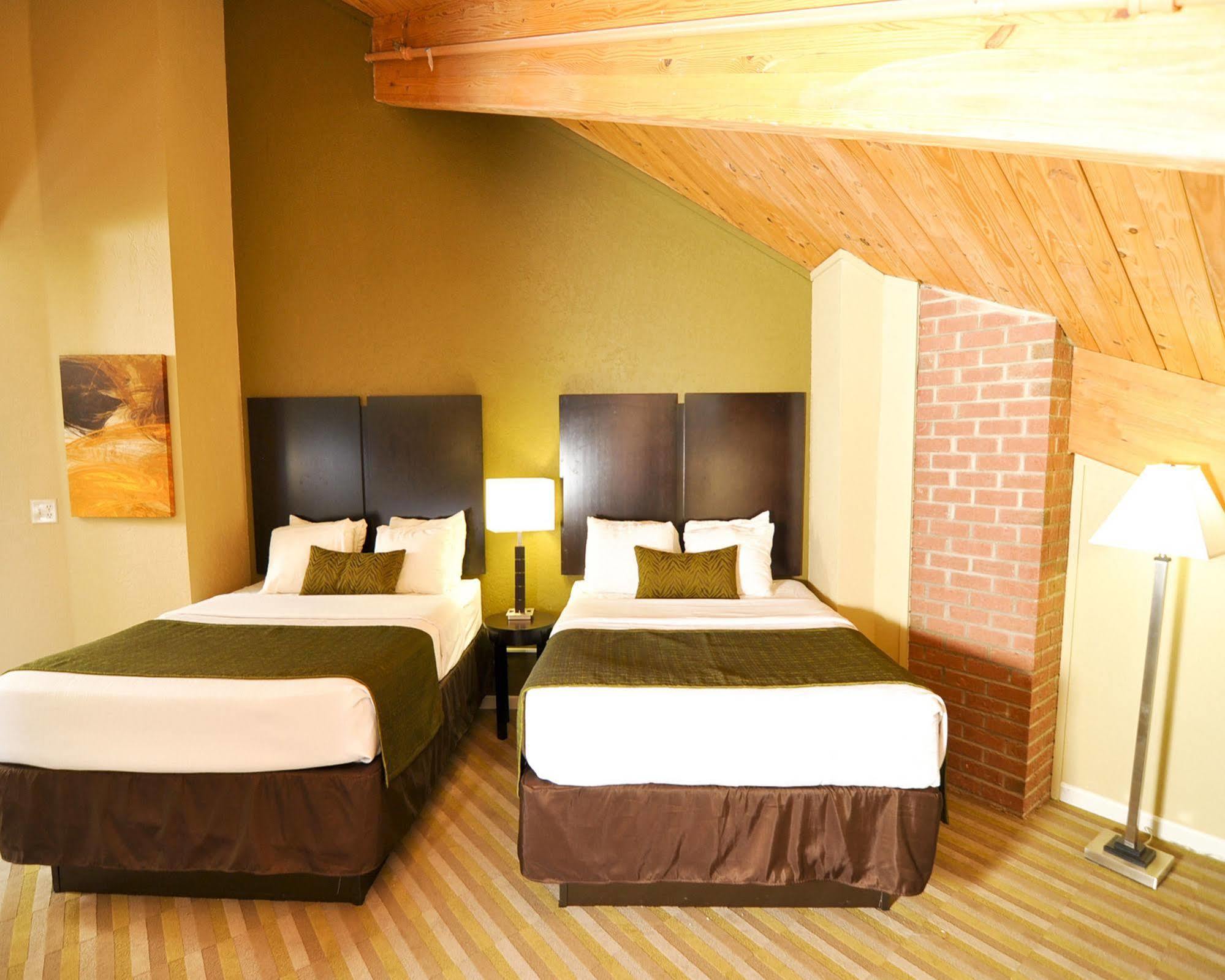 Best Western Norwalk Exterior photo