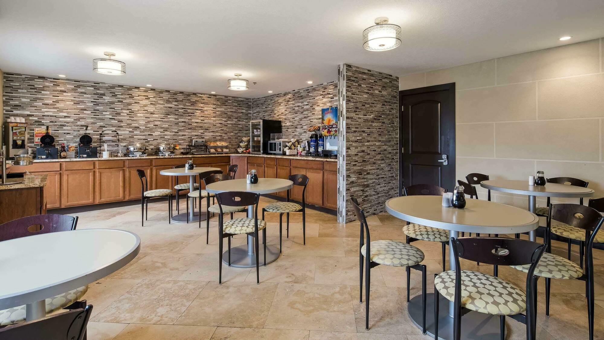 Best Western Norwalk Exterior photo
